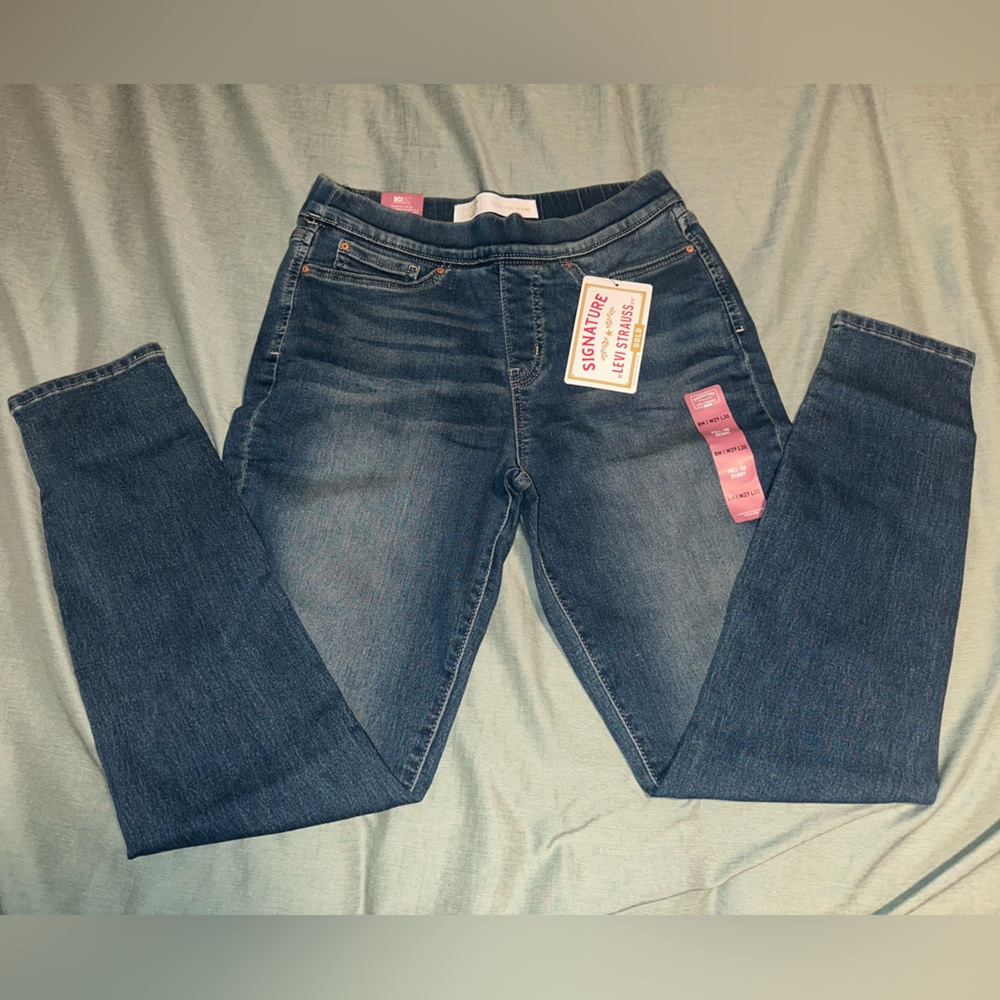 Signature by Levi Strauss Women's Dark Blue skinny Jeans